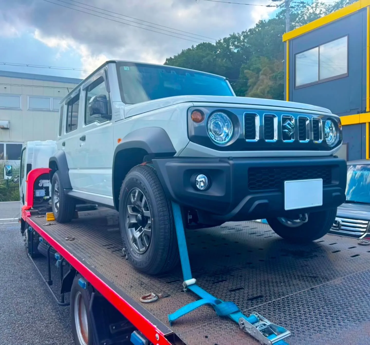 こんばんは🌙* :ﾟIRIE AUTOです🏎️